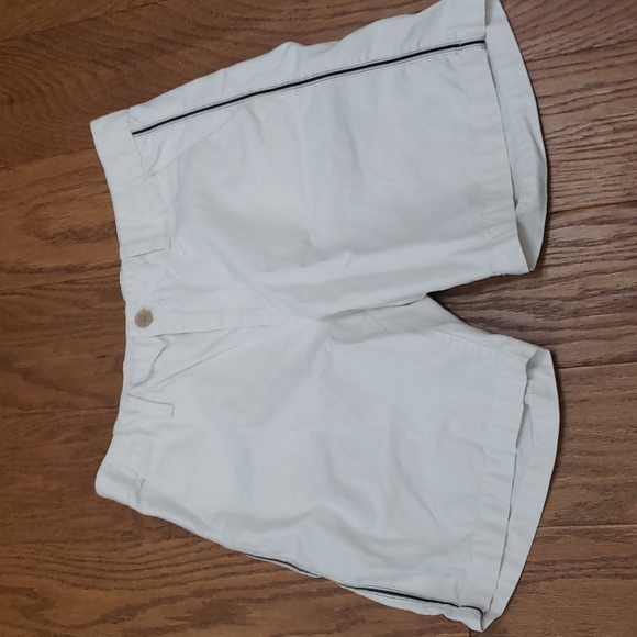 Gap Shorts 2 - Picture 1 of 3